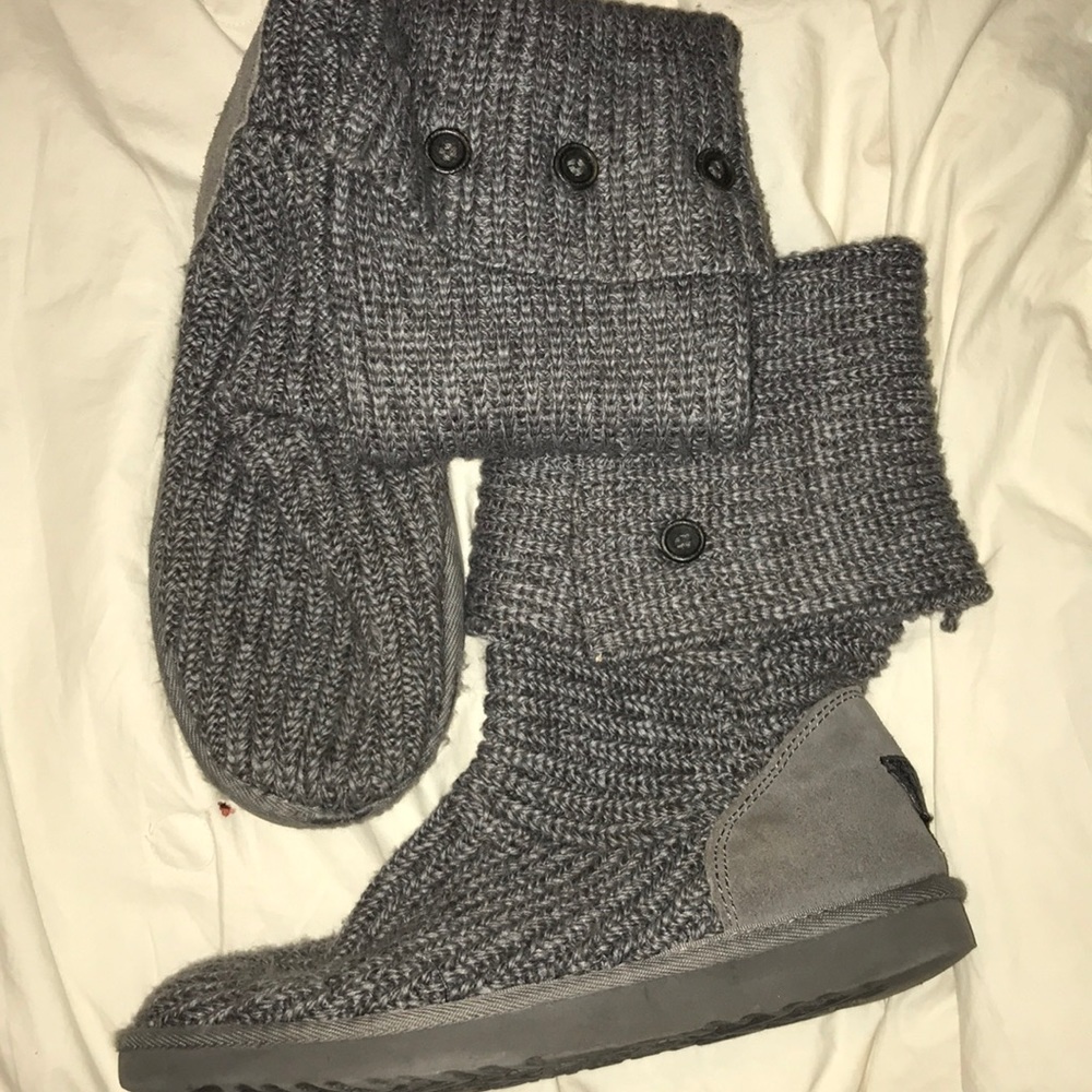 Grey knit uggs